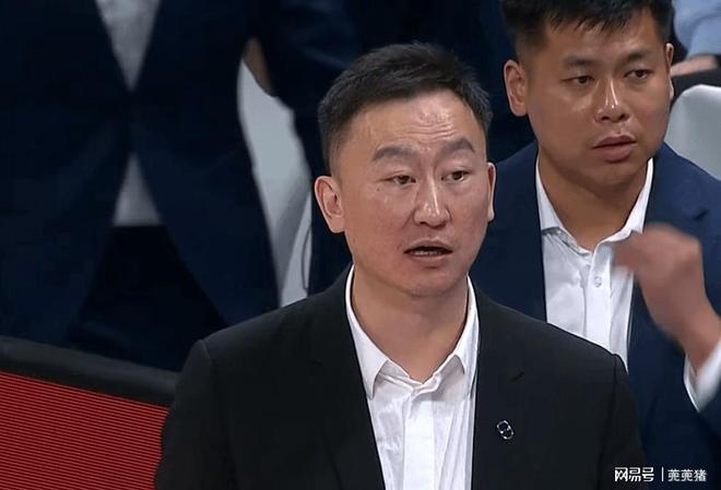 升级青岛队主帅私生活引关注。澳门新葡京入口刘维伟离婚风波(图4)