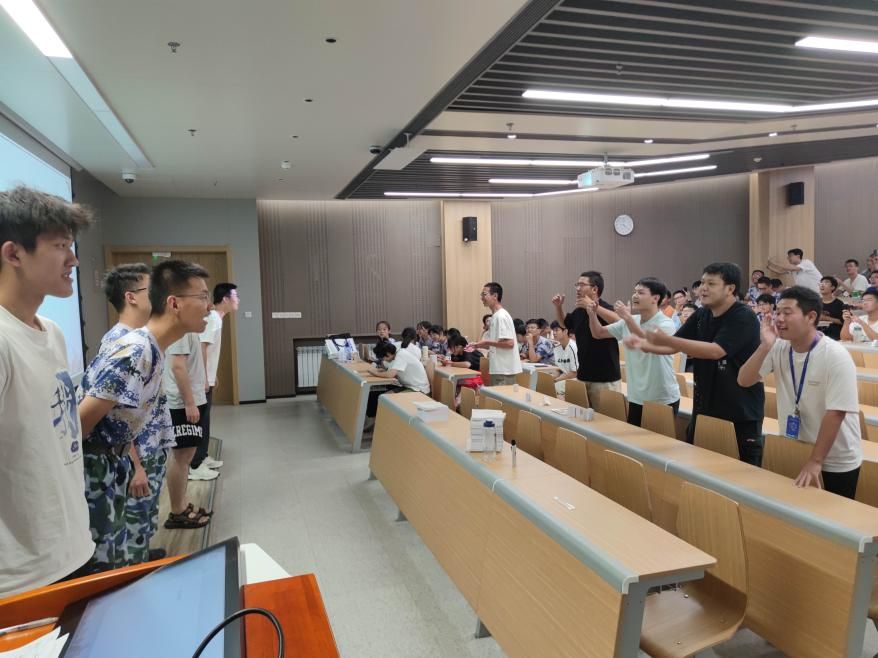 院面向本科新生开展沉浸式形势与政策课澳门新葡京app计算机科学与技术学(图1) 院面向本科新生开展沉浸式形势与政策课澳门新葡京app计算机科学与技术学(图1)